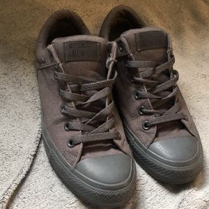 Grey converse women’s 9 men’s 7